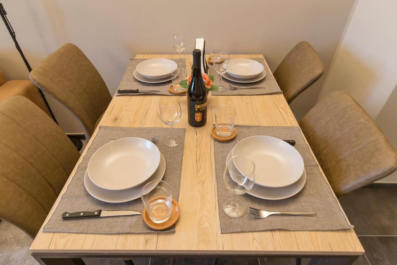 Modern & Bright 2 Bedroom Flat 50M From M4 Stop Milão Exterior foto